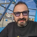 Artur, 41  , Glendale (State of California)