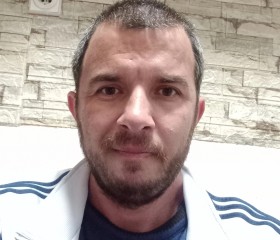 Shpejtim, 33, Vitina