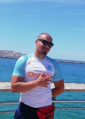 Amine, 38, République Française, Marseille