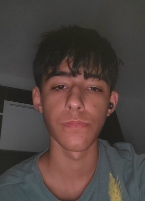 Andres из Galați 18 лет