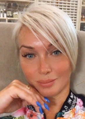 Вика, 37, Россия, Москва