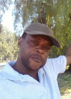 Motlatsi из Pampierstad 52 года