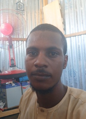 زكريا из Ndjamena 18 лет