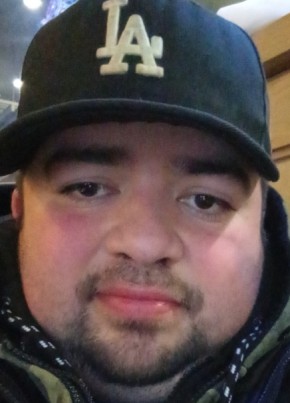 Josue из Calgary 32 года