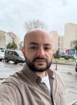 Kaya, 29, Istanbul