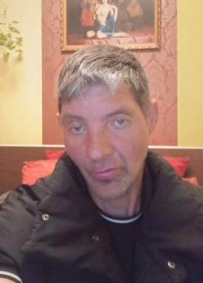 Михаил из Климовска 42 года