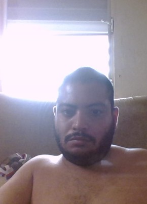 Roberto, 29, Commonwealth of Puerto Rico, Mayaguez
