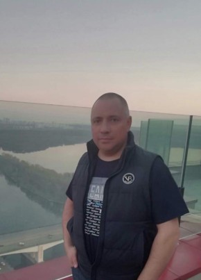 Олег из Москвы 54 года