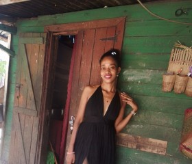 Alphonsine, 34, Fenoarivo Atsinanana