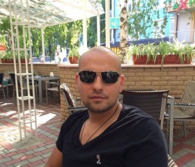 Valeriy, 40, Saint Petersburg