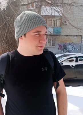 Влад из Саратова 22 года