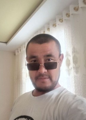 Elyor Nazarov из Toshkent 42 года