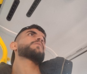 Gosai, 25, Berlin