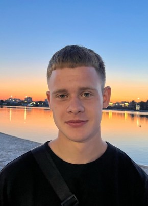 Илья из Шебекино 18 лет