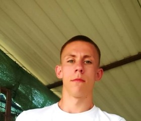 Pyetr, 18, Starominskaya
