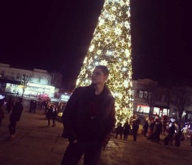 Maks., 20, Simferopol