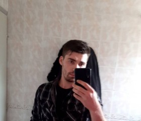 Brayan , 31, Bressuire