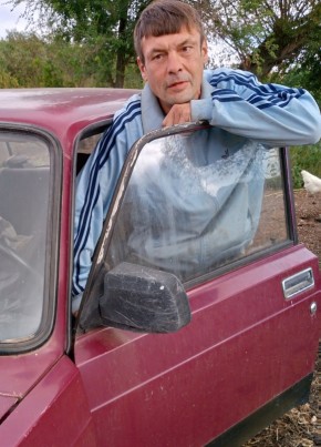 Сергей из Саратова 44 года