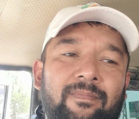 Zayniddin, 40, Denov