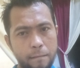 Wahono, 35, Tangerang