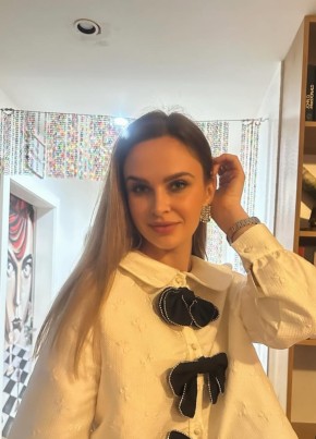 Карина из Иркутска 24 года