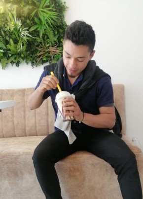 Carlos Arévalo, 30, República de Colombia, Santafe de Bogotá