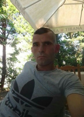 Toni, 43, Albania, Kuçovë