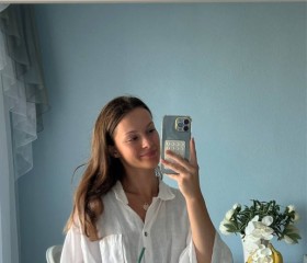 Olya, 28, New York City