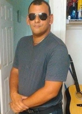 Carlos, 37, Commonwealth of Puerto Rico, San Juan