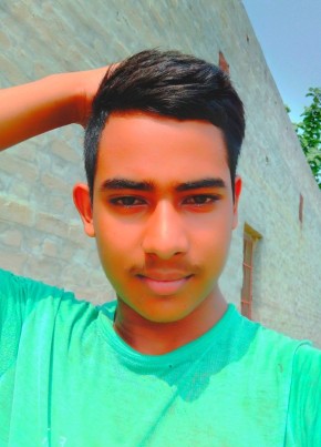 Khushpreet Chaha, 21, India, Gorakhpur (Haryana)