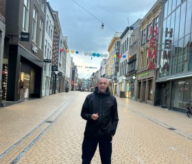 Slava, 49, Groningen