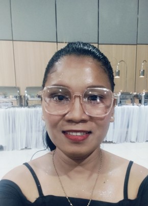 Che из Makati City 18 лет