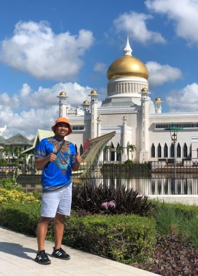 Rogelio Jr. Vivo, 26, Brunei, Bandar Seri Begawan