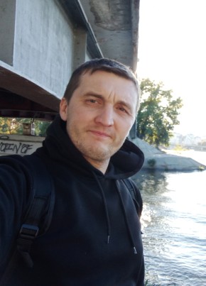 Антон из Воронежа 40 лет