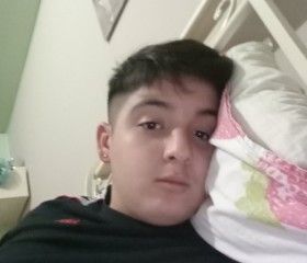 Gabriele, 21, Avola