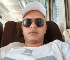 Tito, 32, Kousa