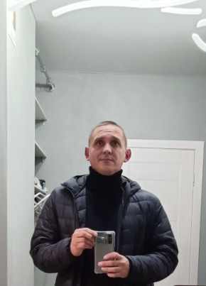 Максим из Красноярска 47 лет