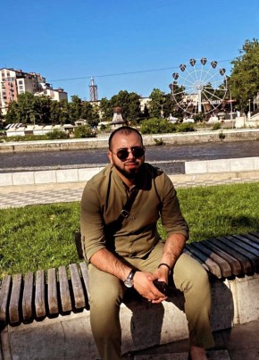 Эдмонд Манукян из Владикавказа 26 лет