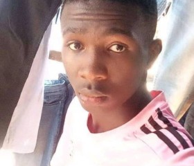 Livingstone, 24, Berekum
