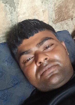 Surendra Singh, 25, India, Bantvāl