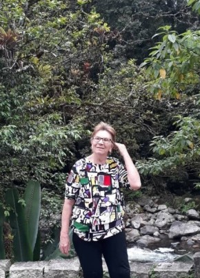 Elena, 61, Australia, Sydney