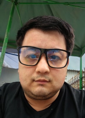 Ульмас из Душанбе 32 года