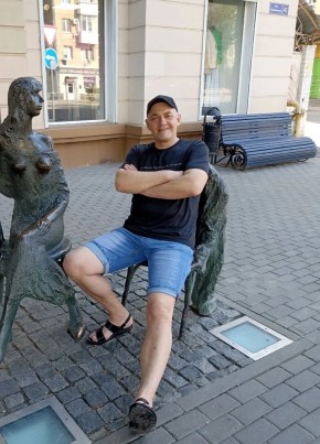Юрий из Воронежа 51 год