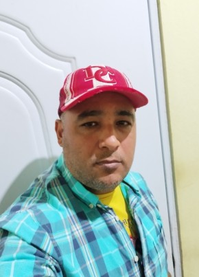 maximo из Santiago de los Caballeros 47 лет