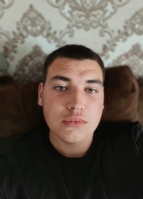Михаил из Новосибирска 18 лет