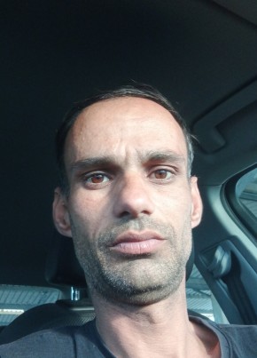 Alexandru, 39, Romania, București