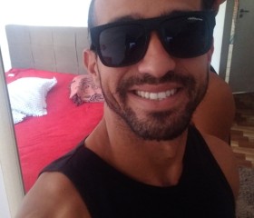 Anderson, 20, Aparecida