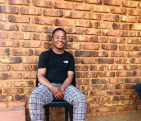 Thuto, 19, Christiana