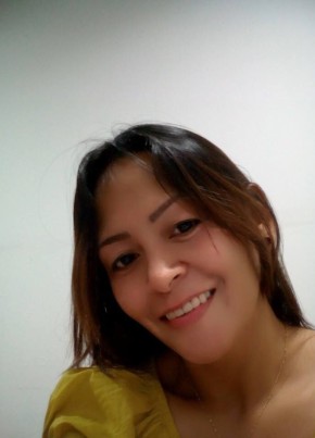 Michie   Laxina, 45, Singapore, Singapore