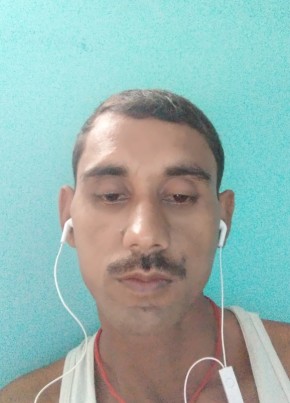 Sanjay Yadav, 32, India, Porur